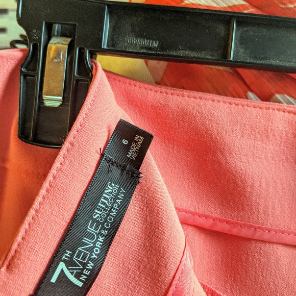 New York & Company 7th avenue skirt.  Size 6. - Picture 5 of 7